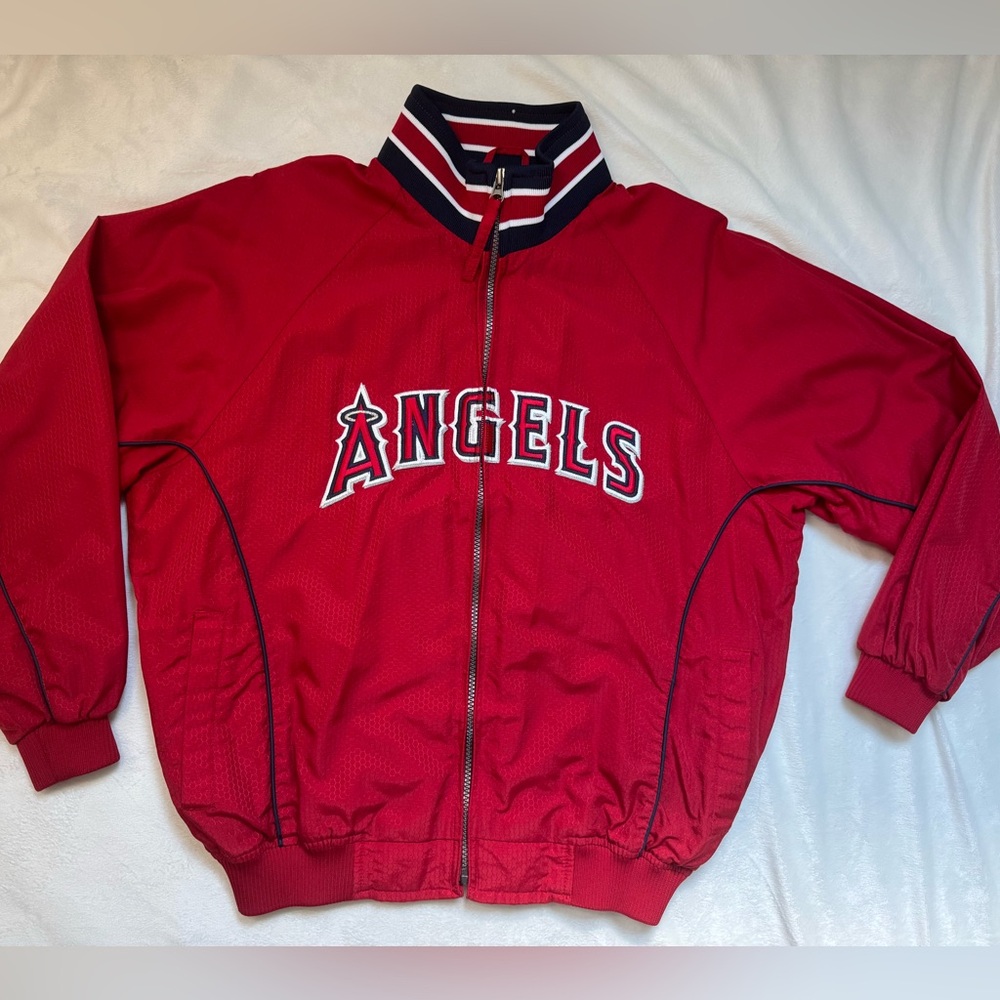 Majestic Red Authentic Jacket kids size Large
